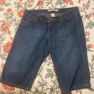 Old Navy Bermuda’s! Good Condition!